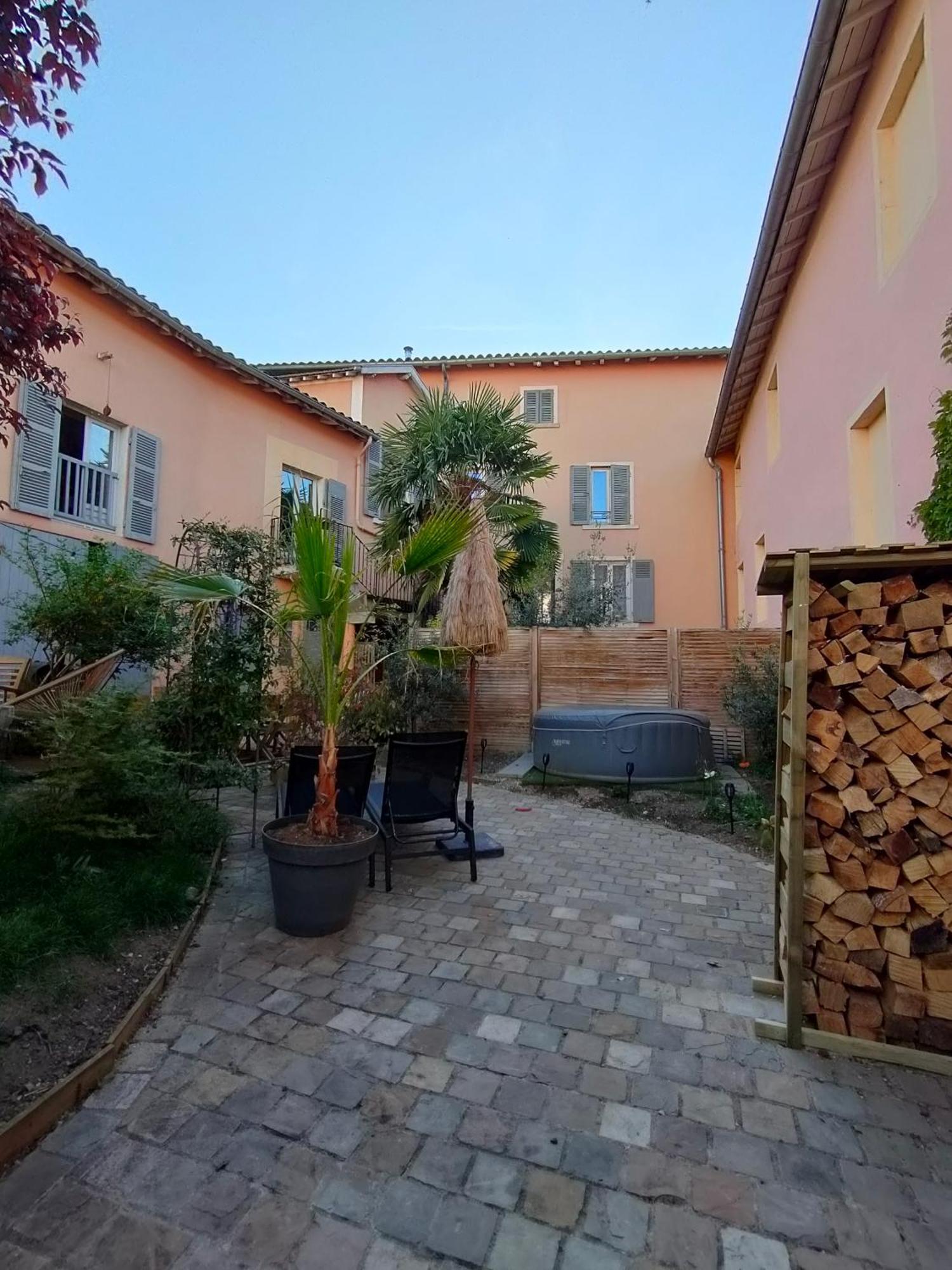 La Chamade En Beaujolais Bed & Breakfast Anse Exterior photo